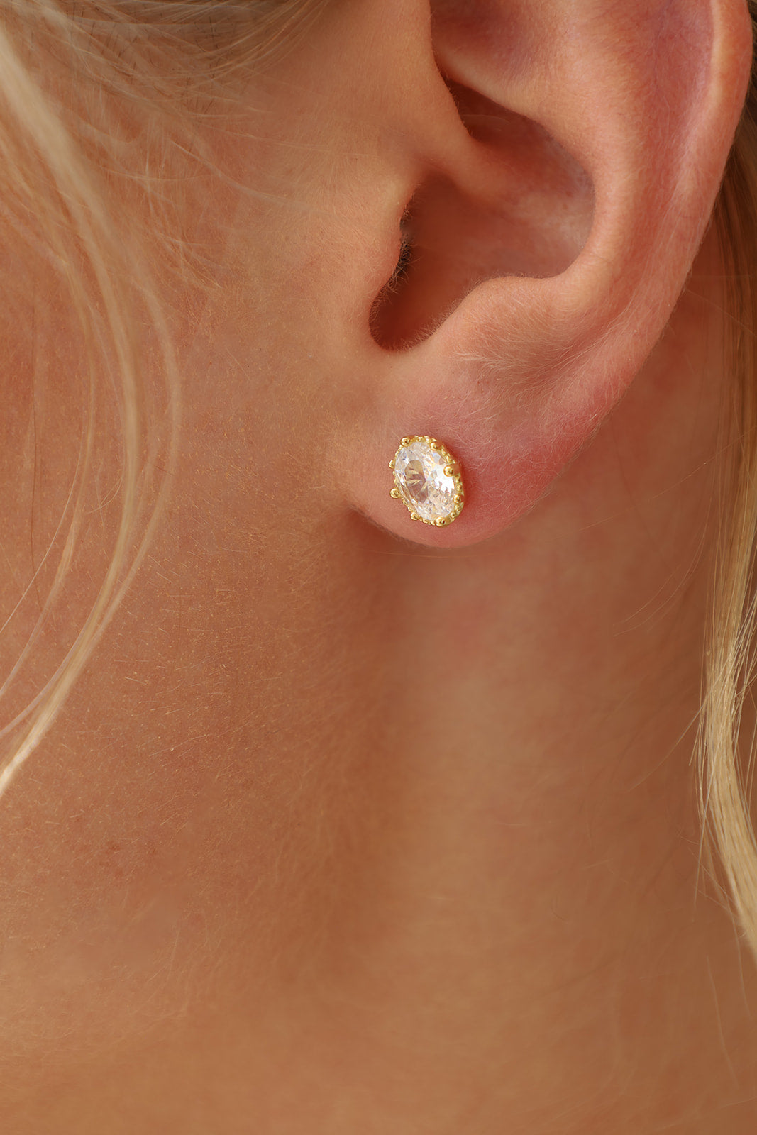 Diana Bezel Stud
