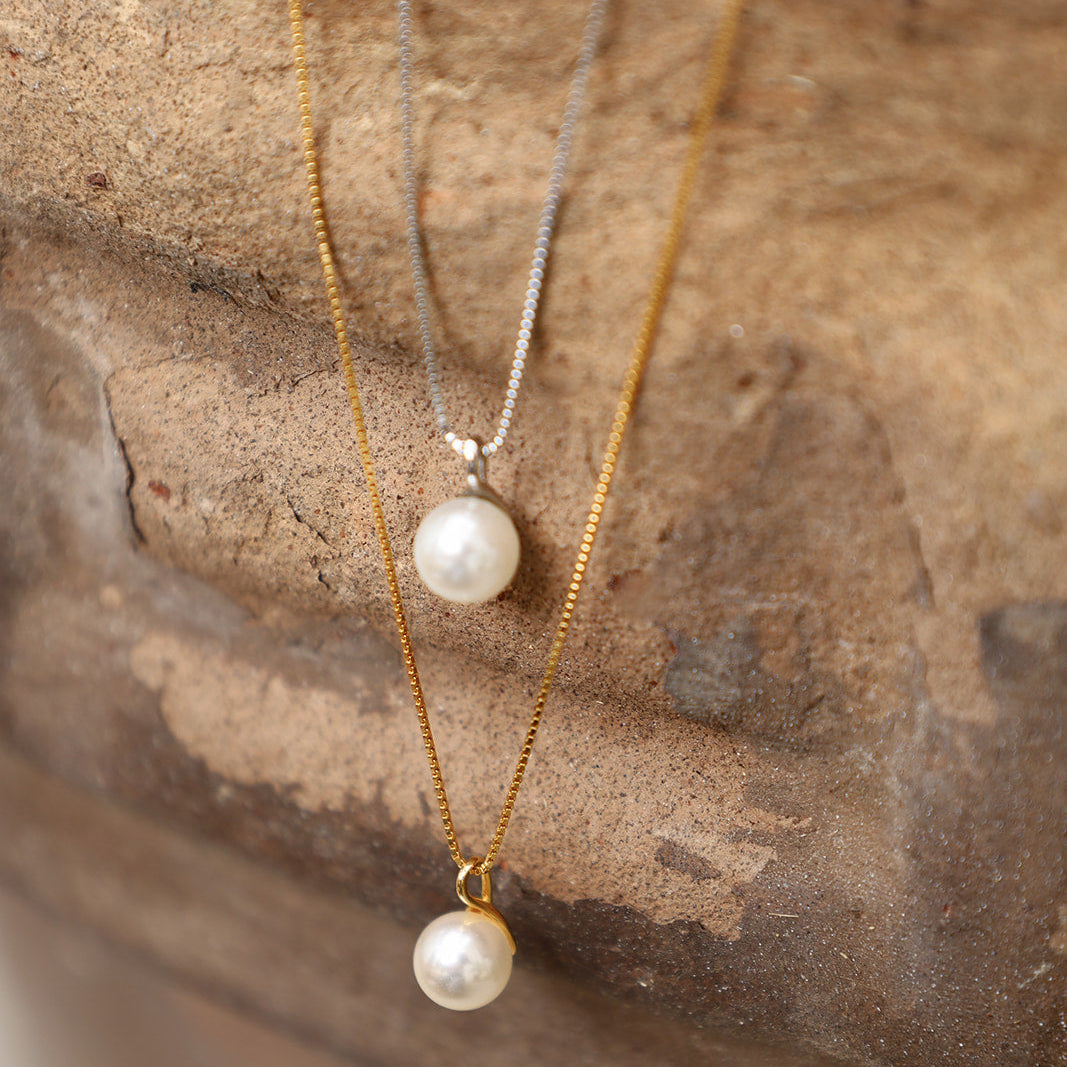 Ava Pearl Necklace